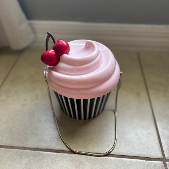 Kate Spade Cupcake Purse - Picture 1 of 3
